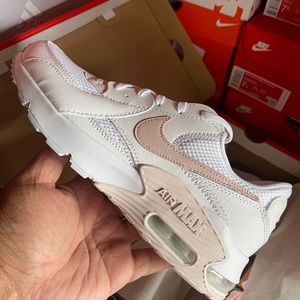 Women Nike air max excee